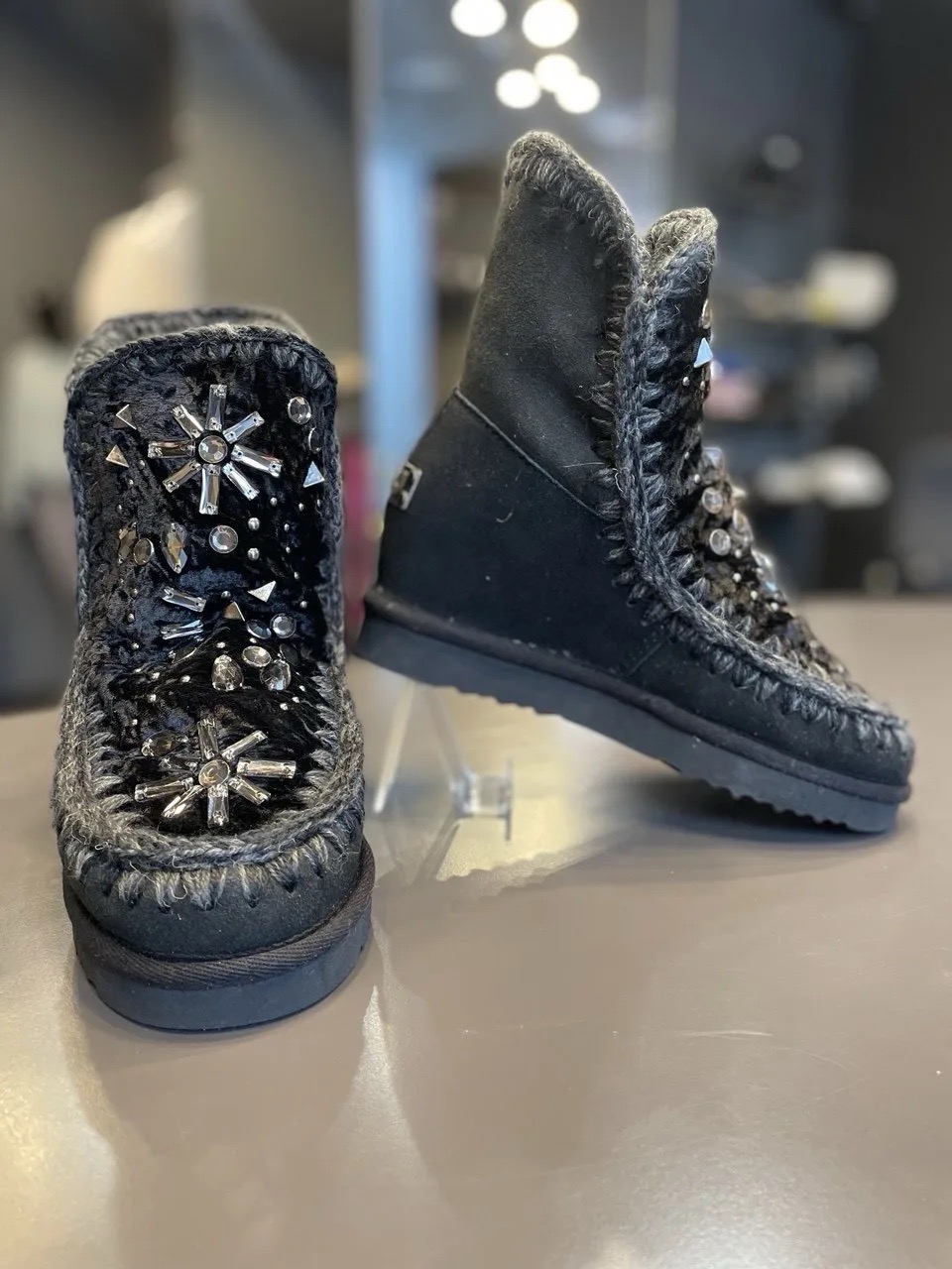 картинка Угги MOU с декором со скрытой танкеткой от магазина Одежда+