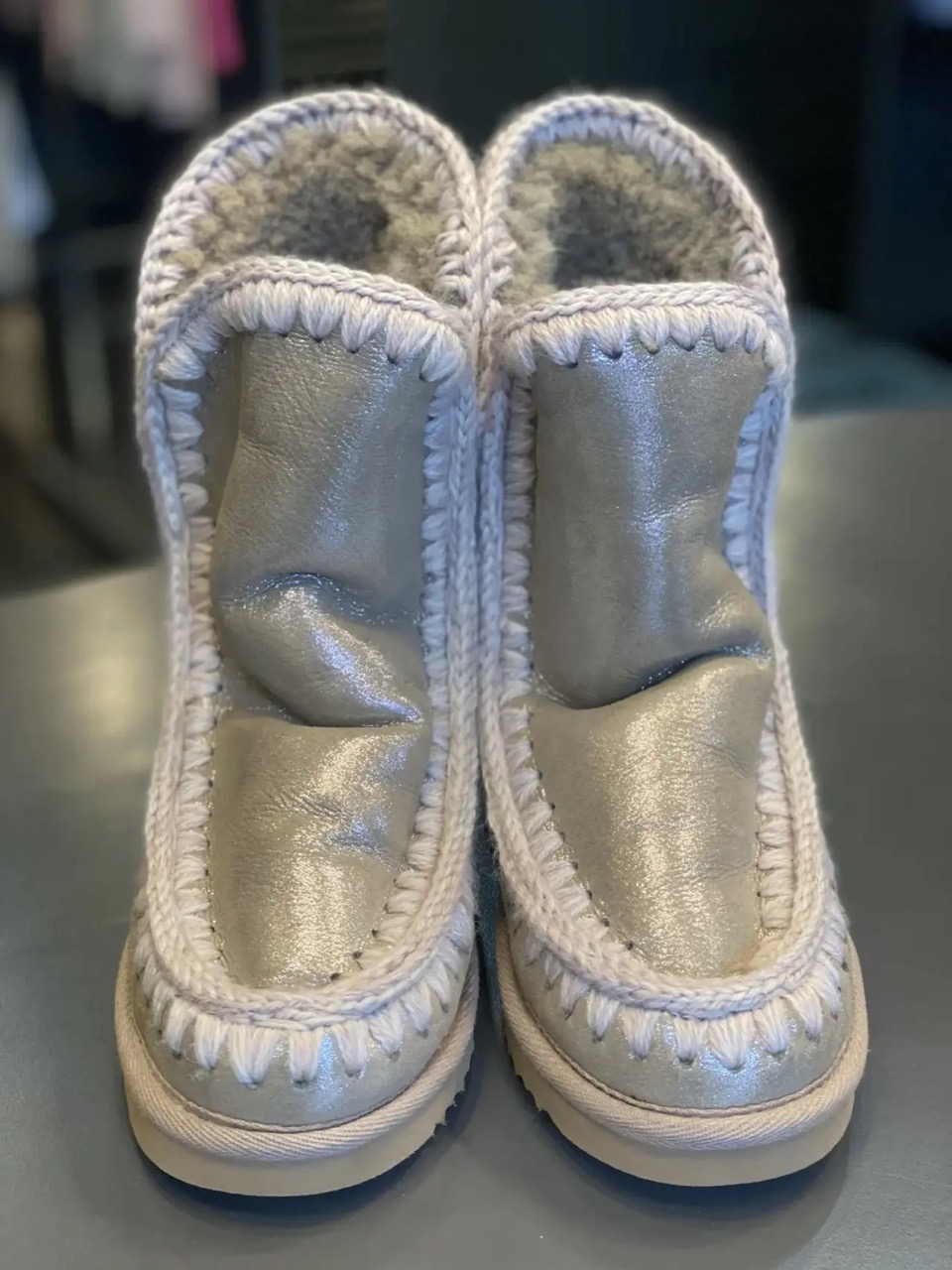 картинка Угги MOU бежевые перламутр от магазина Одежда+