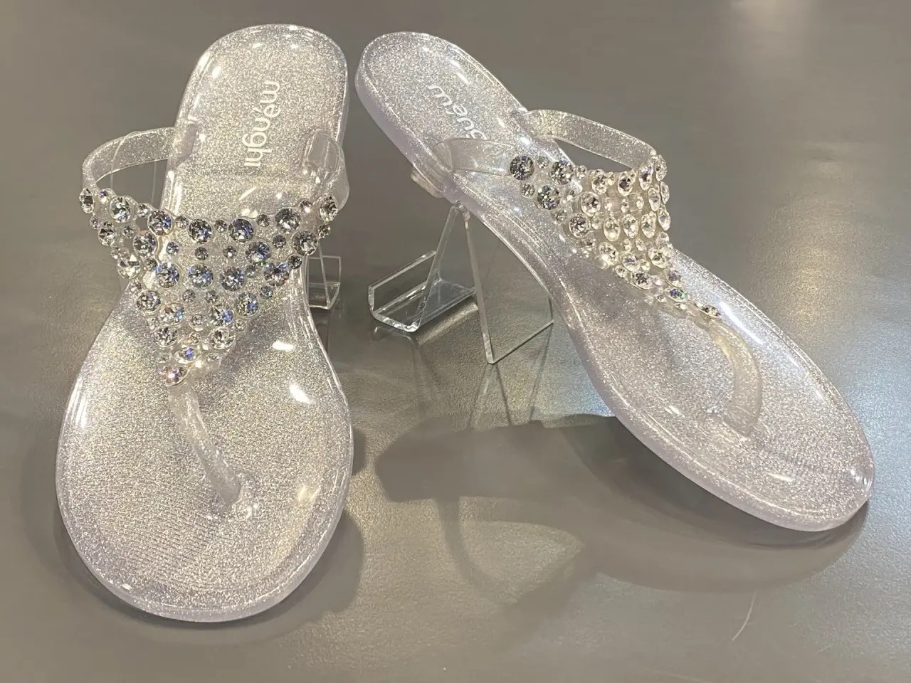 картинка Сланцы MENGHI серые swarovski от магазина Одежда+