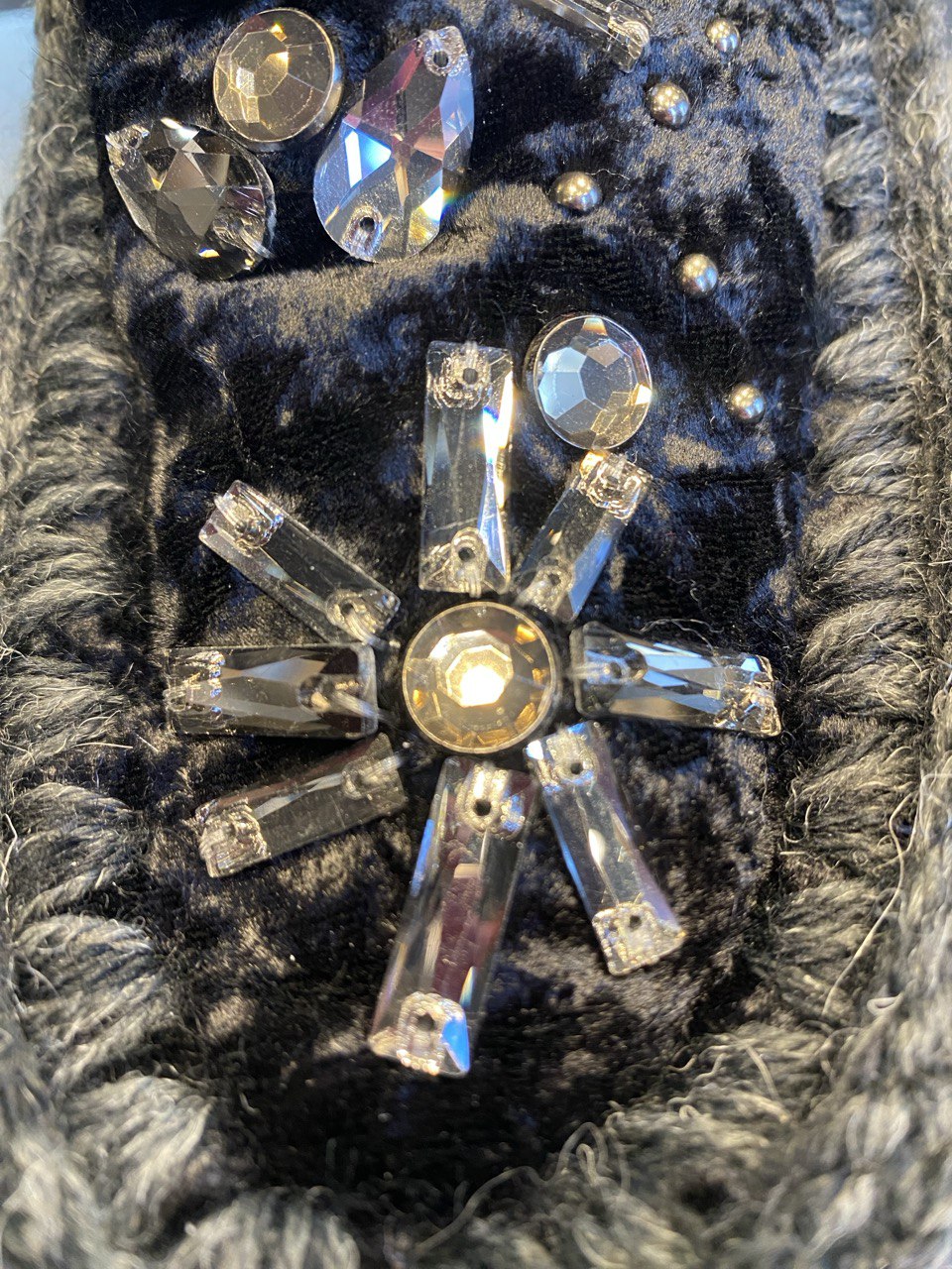 картинка Угги MOU с декором со скрытой танкеткой от магазина Одежда+