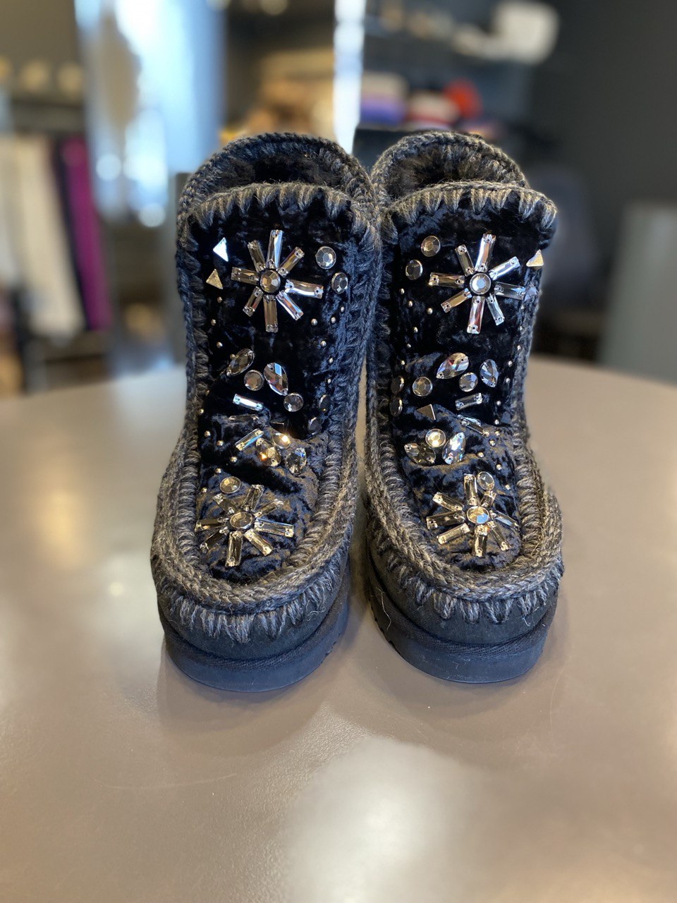 картинка Угги MOU с декором со скрытой танкеткой от магазина Одежда+